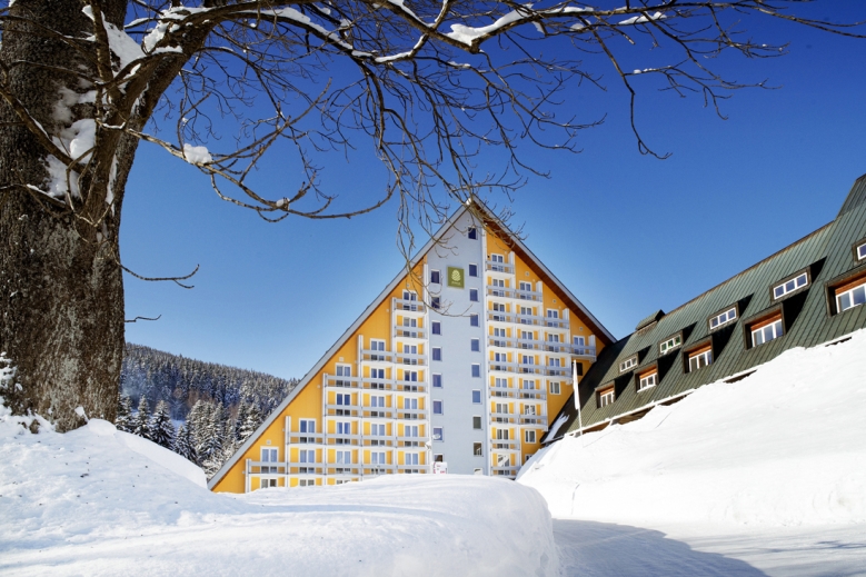 Hotel Pinia Hotel & Resort dovolenka