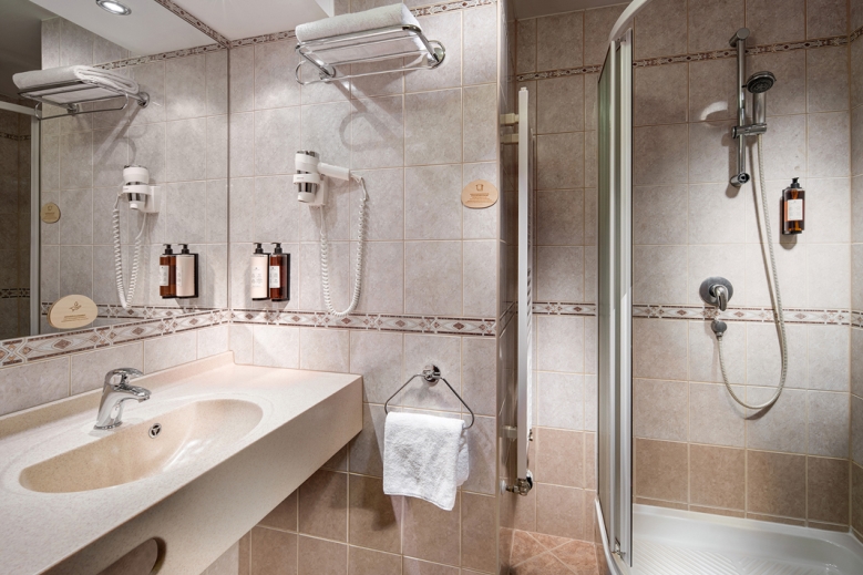 Hotel Pinia Hotel & Resort dovolenka