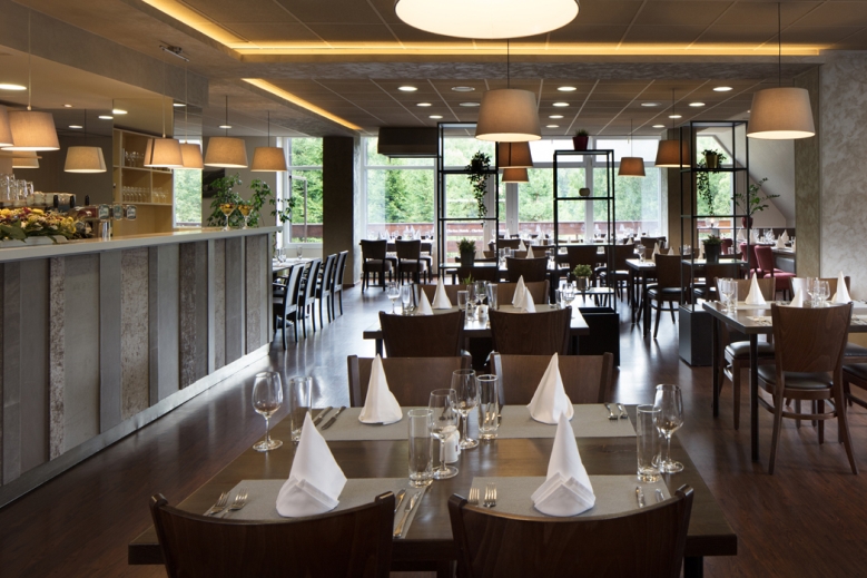 Hotel Pinia Hotel & Resort dovolenka