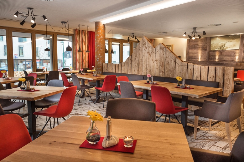 Hotel AlpenParks Apart. Central Zell am See SKI OPENING