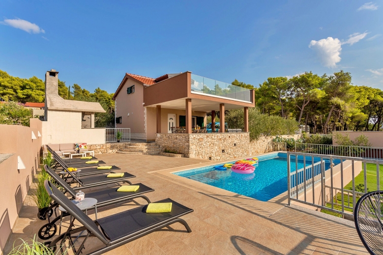 Hotel Vila Karmelota