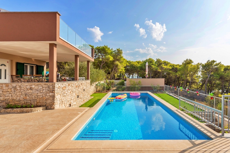 Hotel Vila Karmelota
