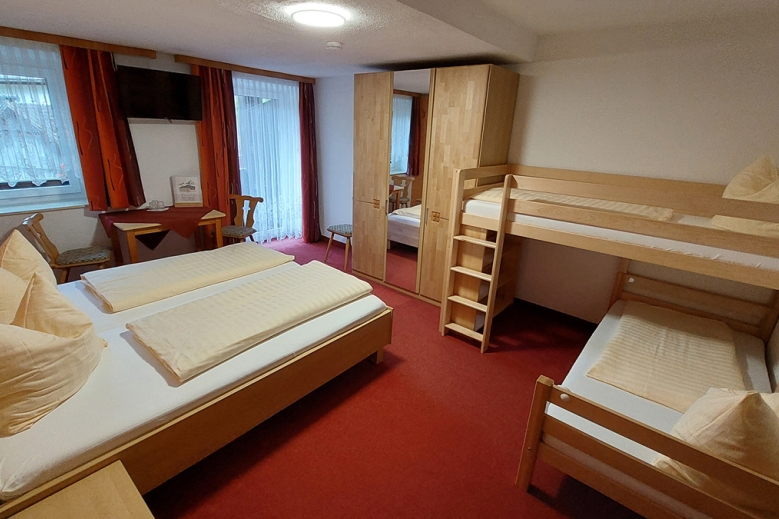 Hotel Hotel Pension Oswald  se skipasem