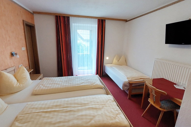 Hotel Hotel Pension Oswald  se skipasem