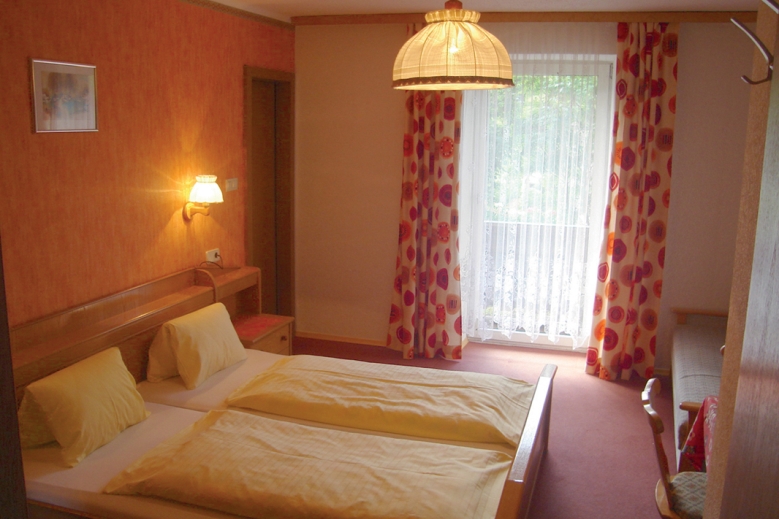 Hotel Hotel Pension Oswald  se skipasem