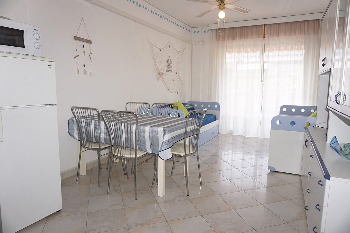 Residence Cutter / Holiday 17