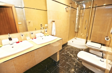 Hotel Seasons ****