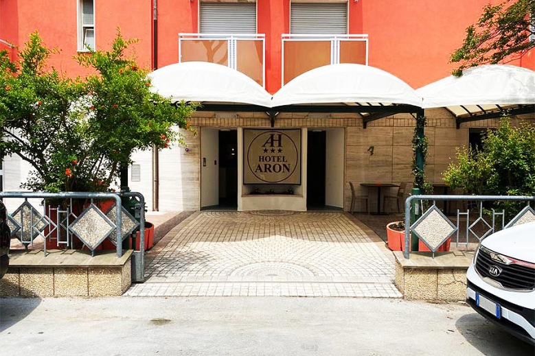 Hotel Hotel Aron