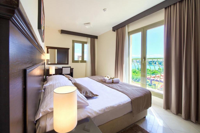 Hotel Blue Waves Resort