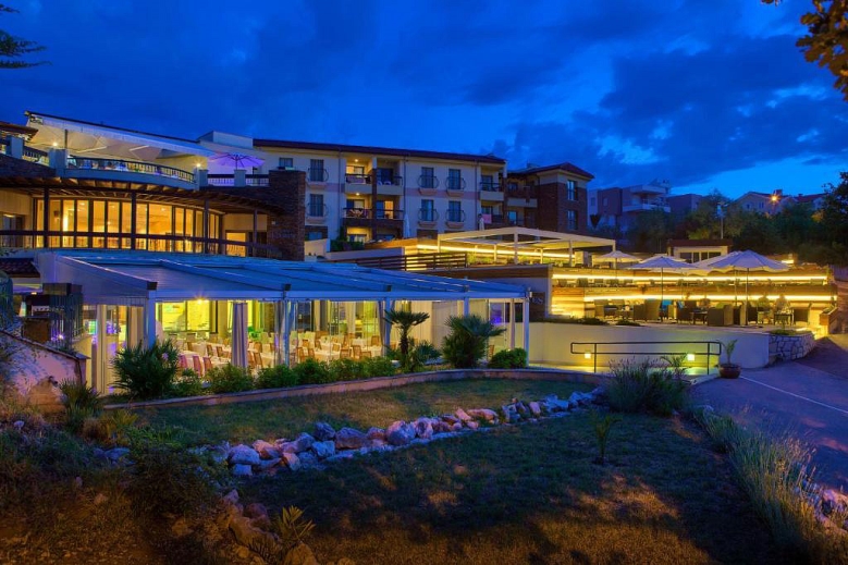 Hotel Blue Waves Resort