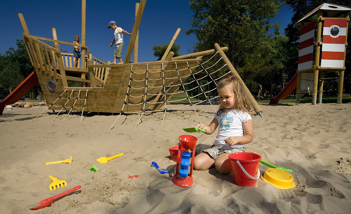 Lanterna Premium Camping Resort  HC 15