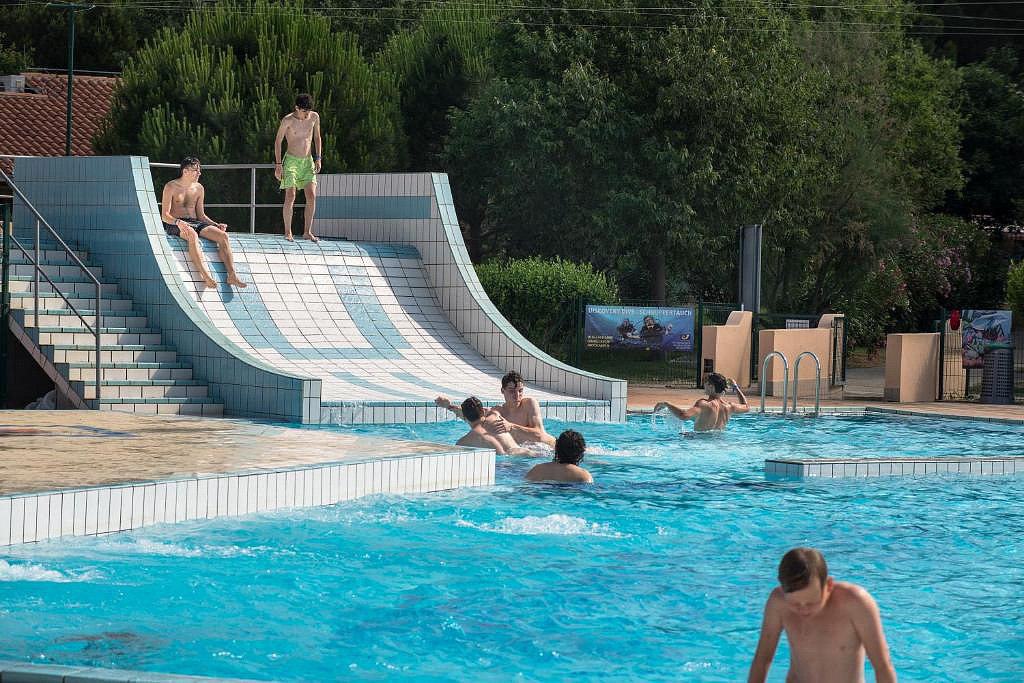 BI Village Camping HC 8