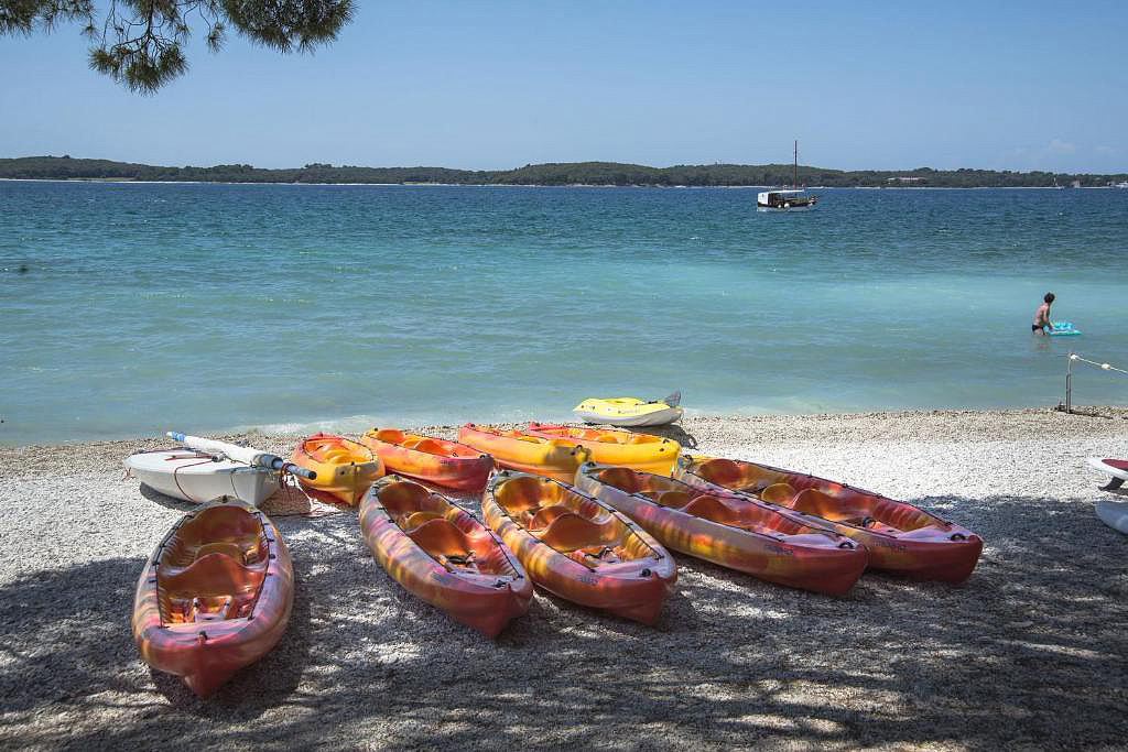 BI Village Camping HC 24