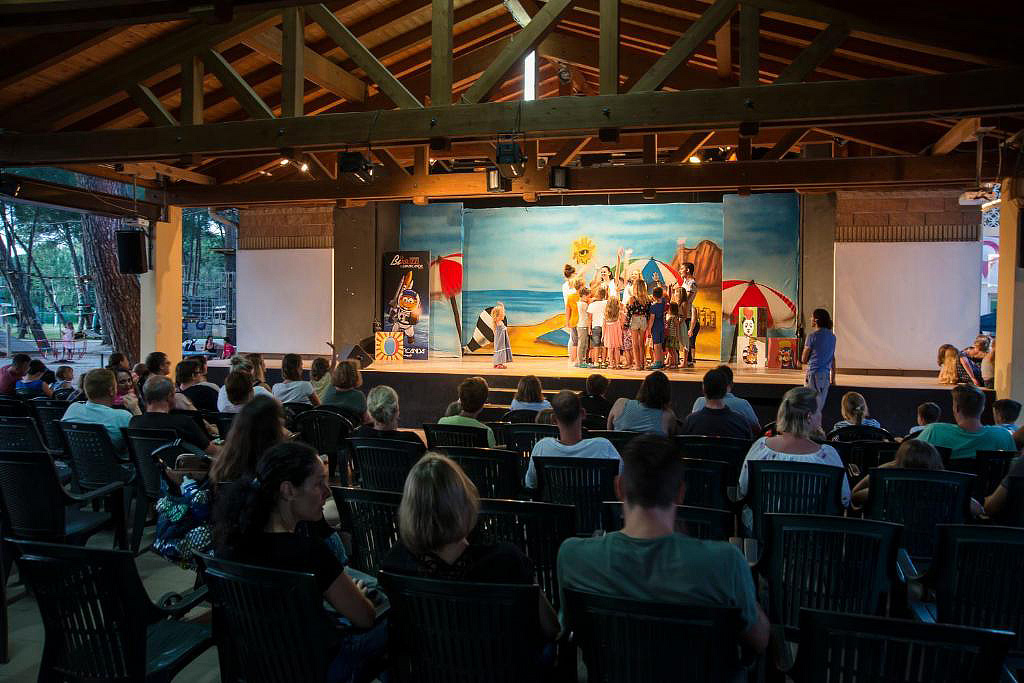 BI Village Camping HC 34