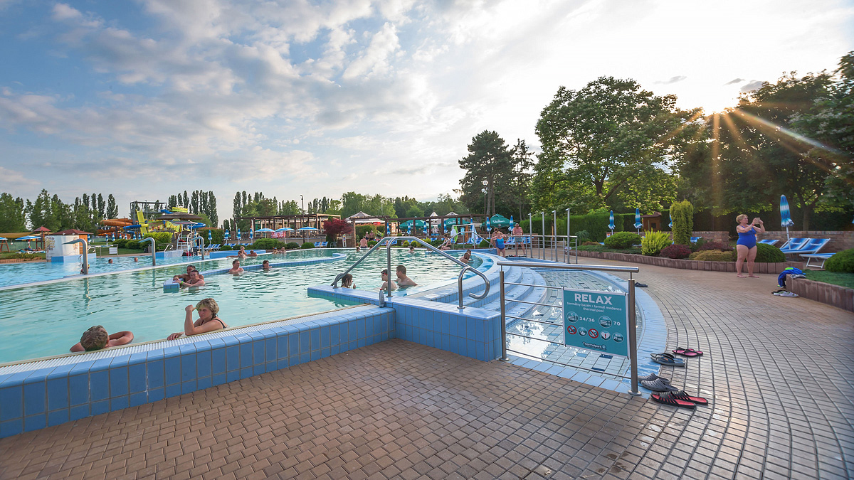 Hotel Thermalpark 12