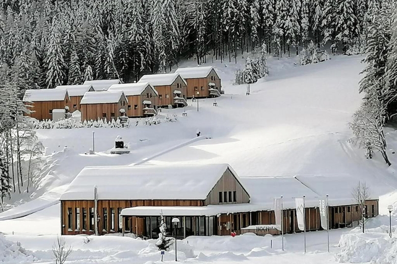 Hotel HOCHoben Chalets & Mobilhomes se skipasem