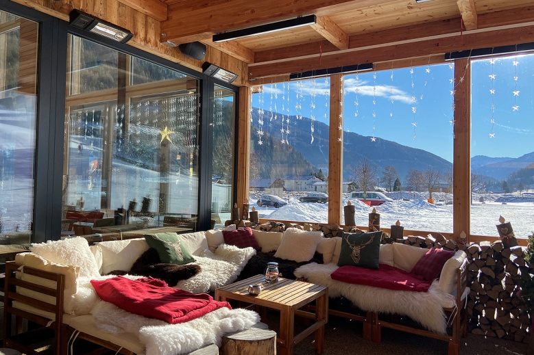 Hotel HOCHoben Chalets & Mobilhomes se skipasem