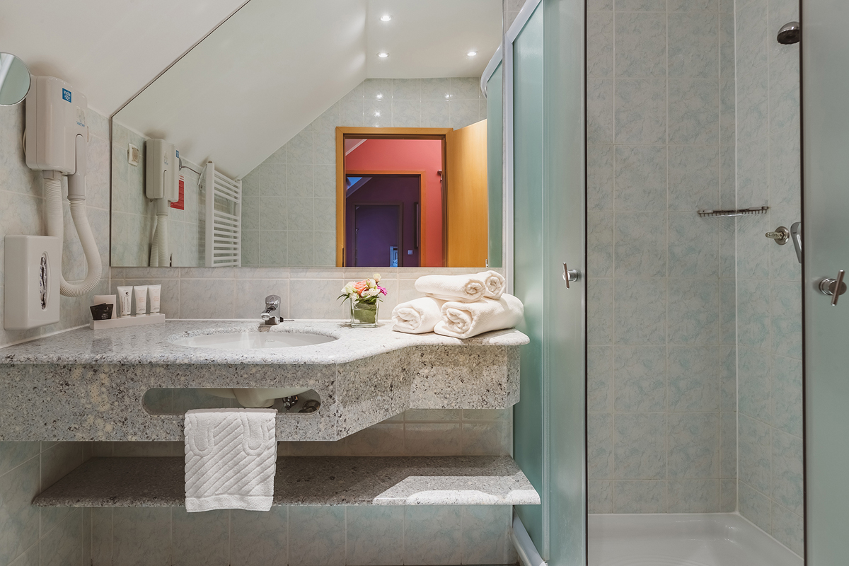 Hotel Ramada Hotel & Suites 14