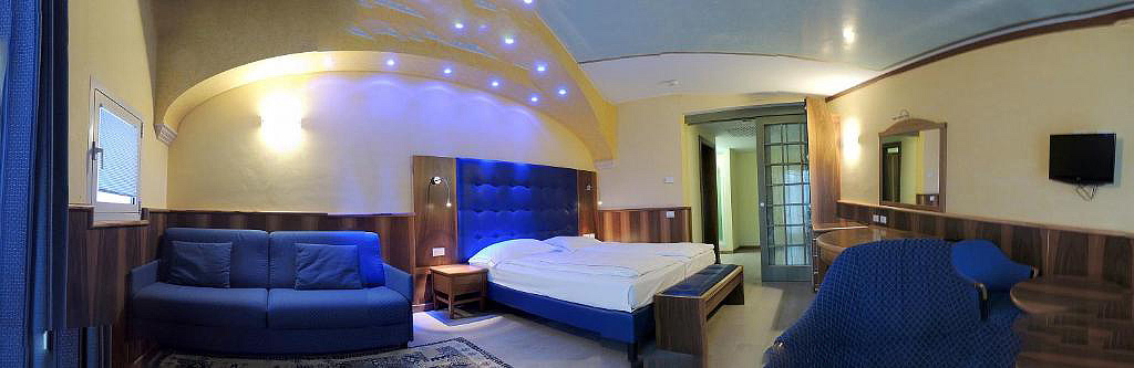 Grand Hotel Astoria 12