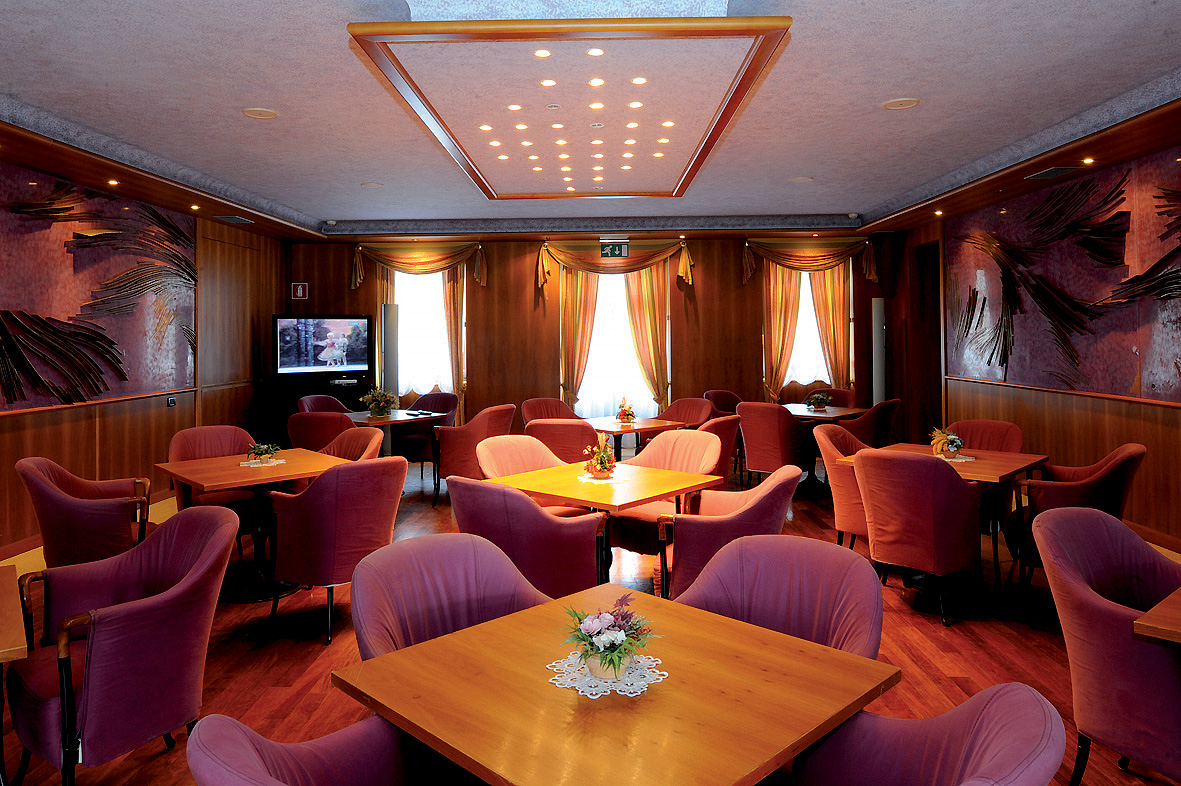 Grand Hotel Astoria 14