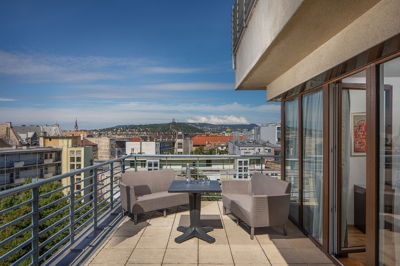 Hotel ESCALA Hotel & Suites
