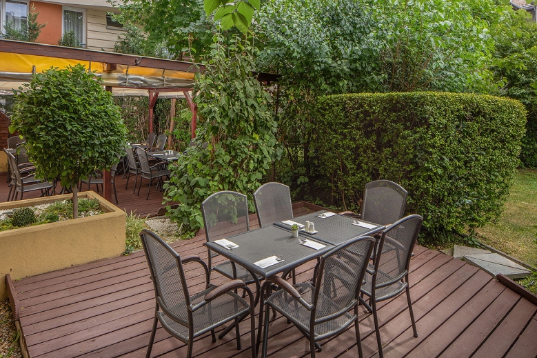 Hotel ESCALA Hotel & Suites