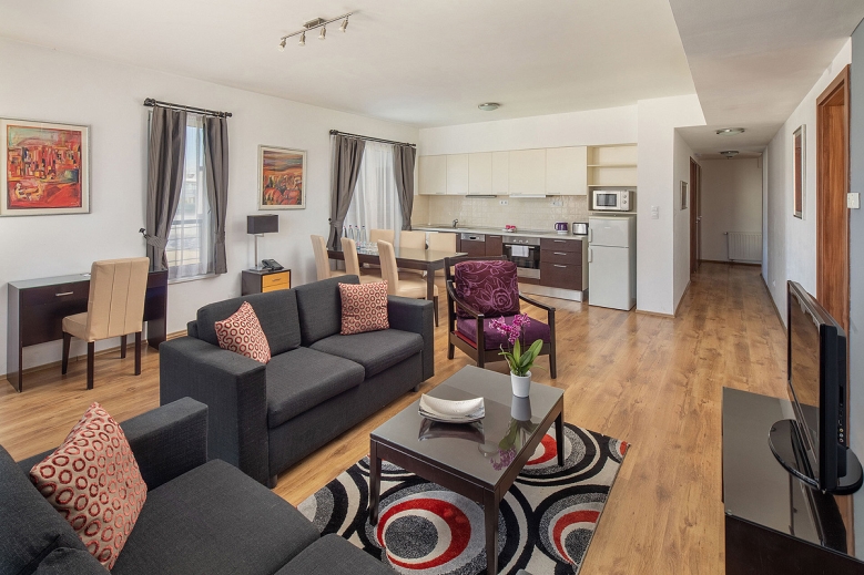 Hotel ESCALA Hotel & Suites
