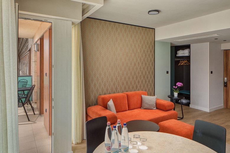 Hotel ESCALA Hotel & Suites