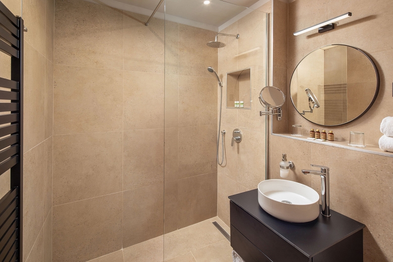 Hotel ESCALA Hotel & Suites