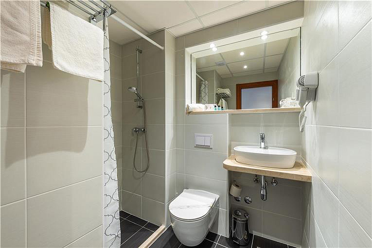 Depandance Komodor 8