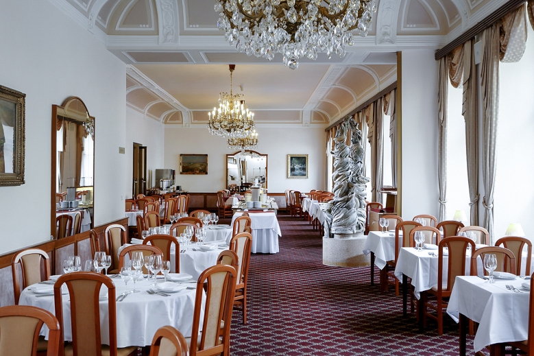 Hotel OREA Spa Hotel Bohemia se skipasem