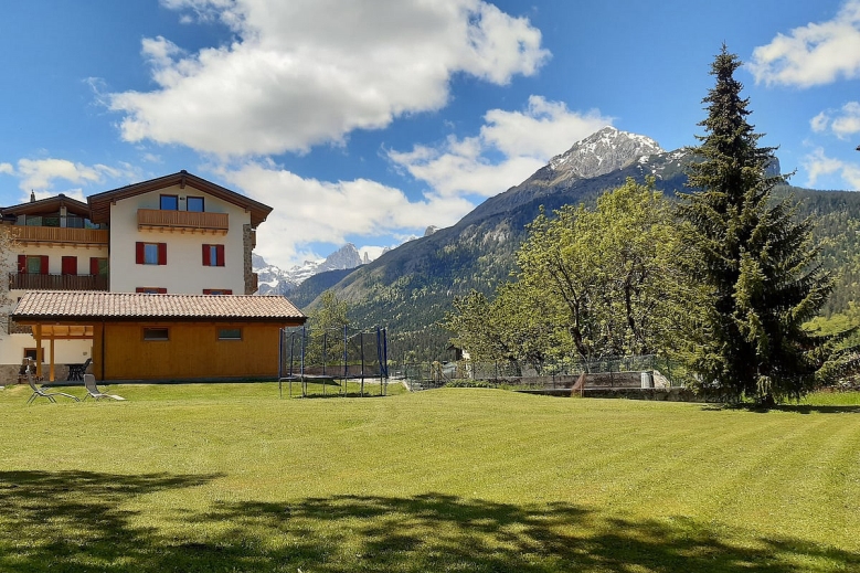 Hotel Apartmány al Bortolon