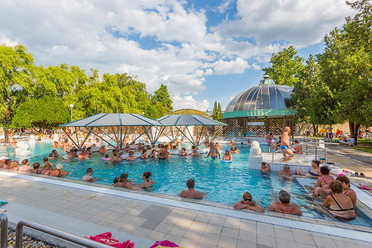 Hunguest Hotel Eger & Park 12