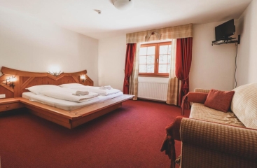 Skihotel Weiberhimml ***