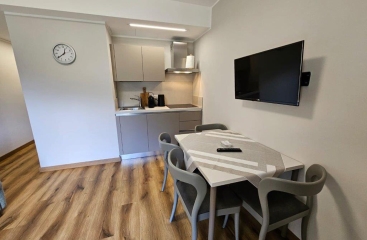 Apartmnov dm Isola ***