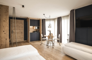 The Post Mountain Residence ***