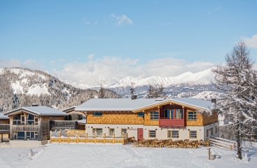 Apartments Prati di Croda Rossa ****