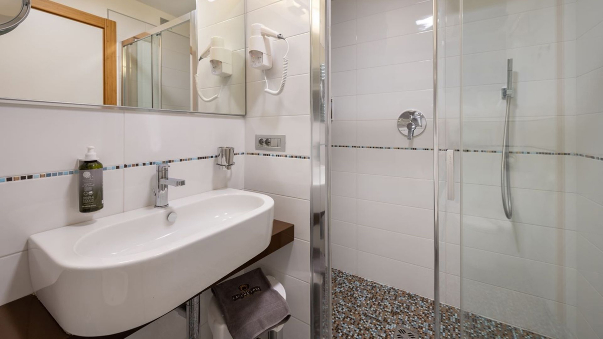 LAGUNA PARK HOTEL 12