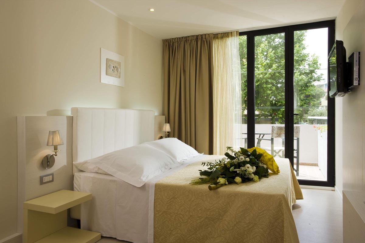 Hotel Ferretti Beach 2