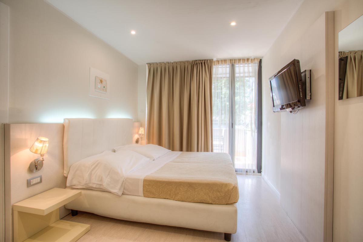 Hotel Ferretti Beach 11