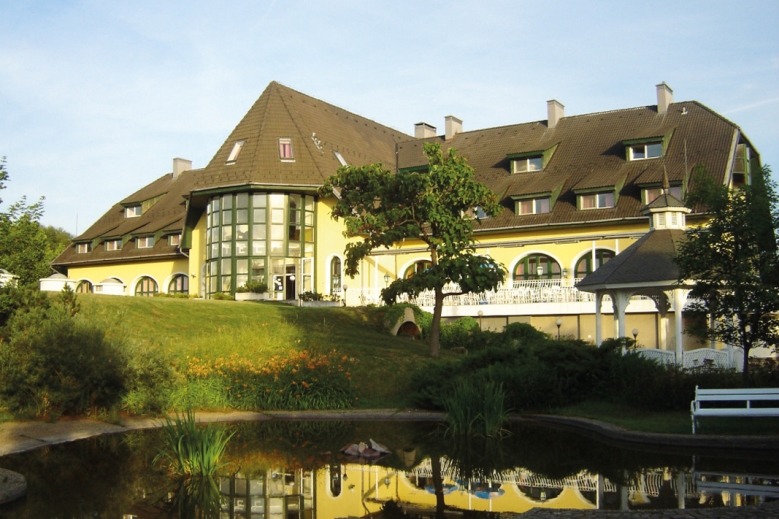 Hotel Hotel Familia autobusem