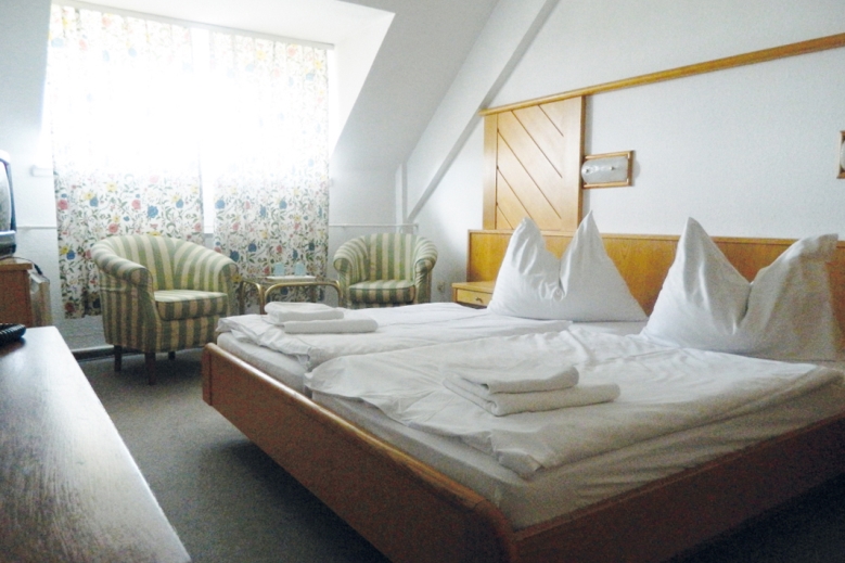 Hotel Hotel Familia autobusem