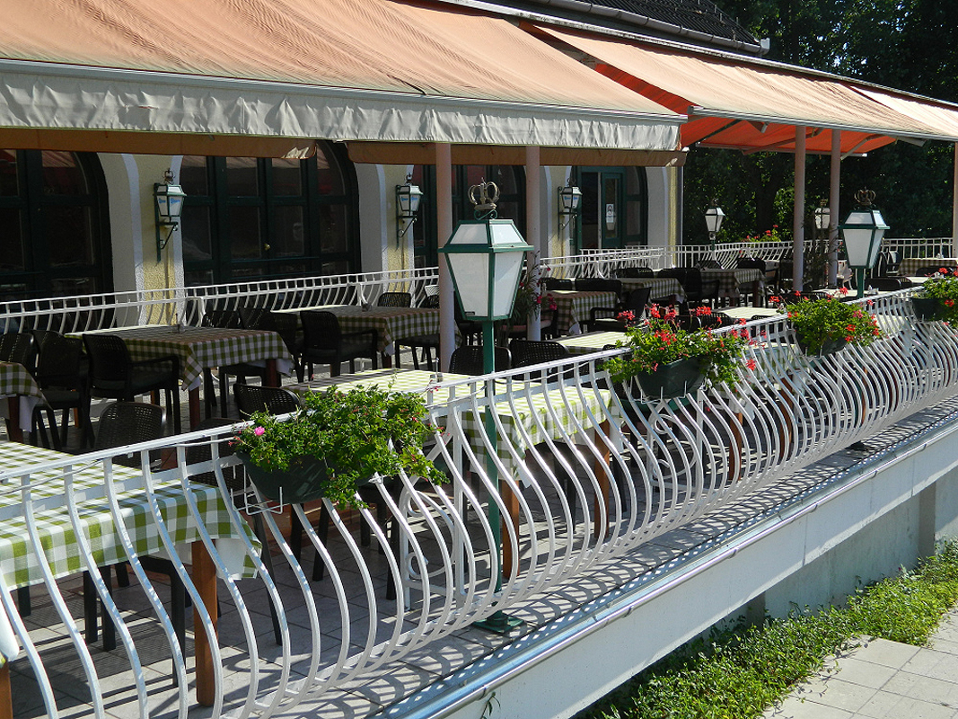 Hotel Familia autobusem 5