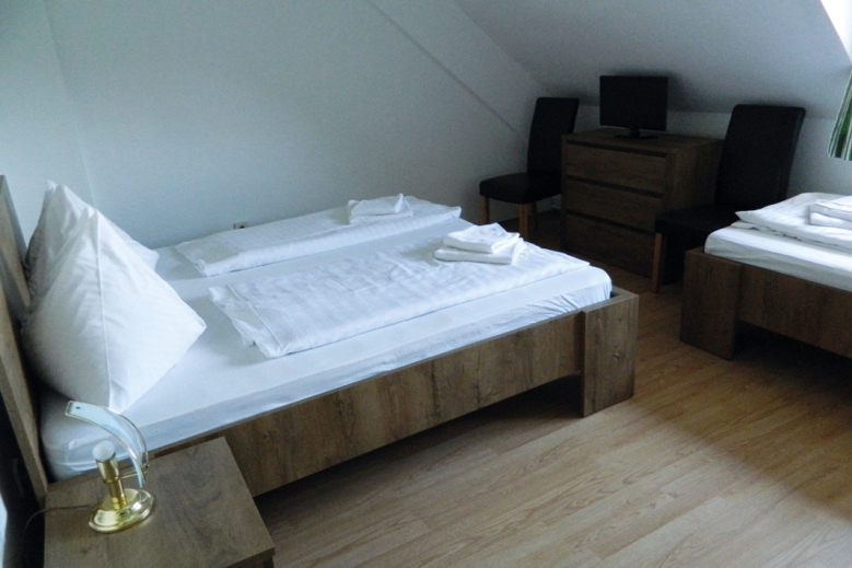 Hotel Hotel Familia autobusem