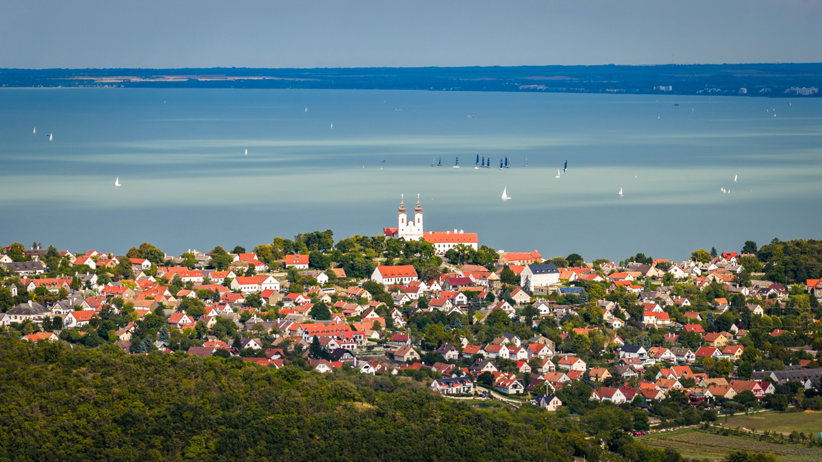 Hotel Familia autobusem 20