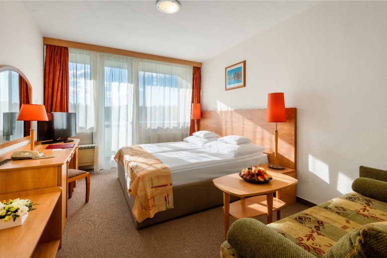 Hotel Hotel Freya autobusem