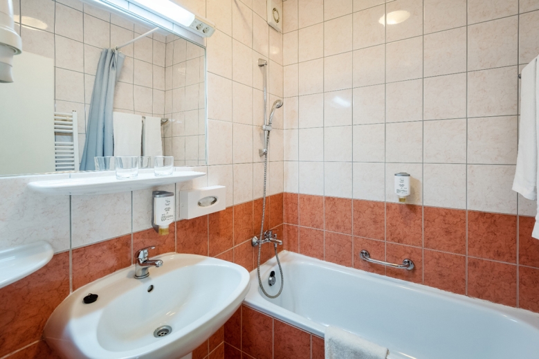 Hotel Hotel Freya autobusem