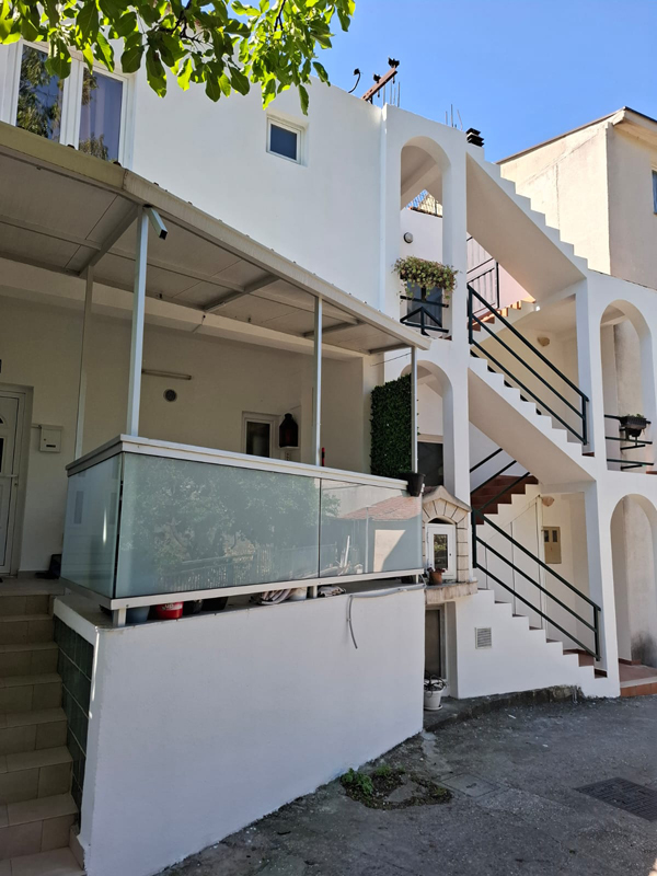 Vila Gradac s polopenzí 9