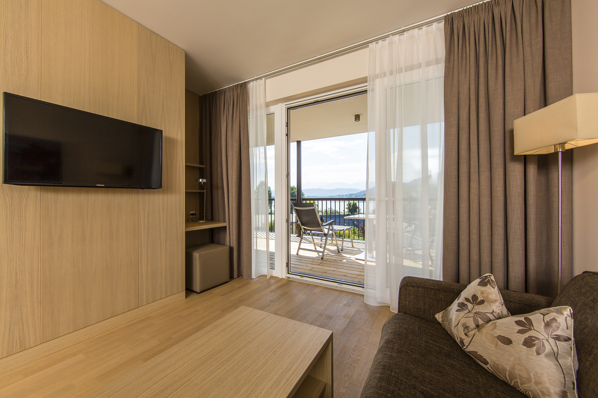 Feel Good Resort  11