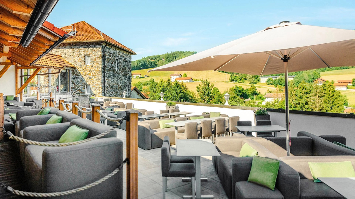 Donna Burghotel am Hohen Bogen   6